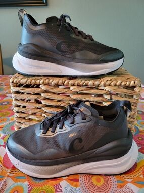 Clove Alto Night Shift Shoes Sneakers Size 6 Black And White